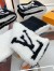 Louis Vuitton Comfy Scarf M79399